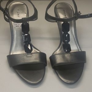 Strappy shoes